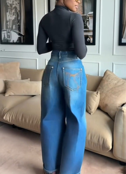 High-waisted jeans