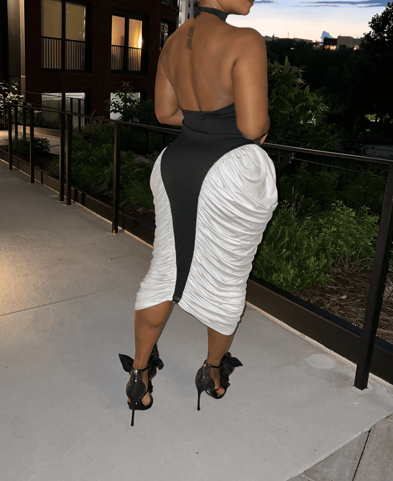 Sculpted Contrast Hourglass Dress