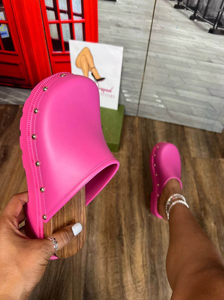 Bronco Leather platform closed toe sandals