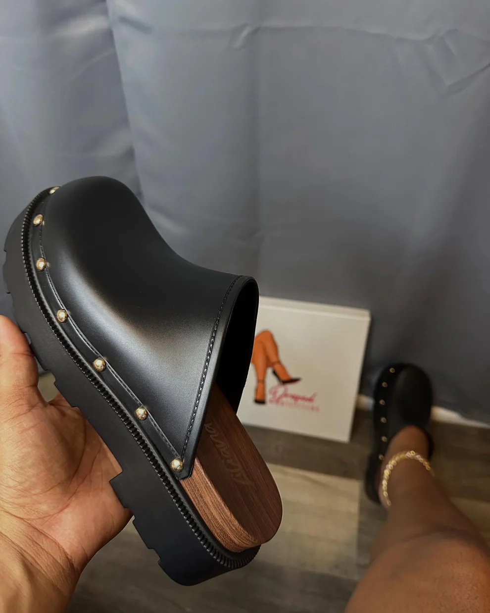 Bronco Leather platform closed toe sandals