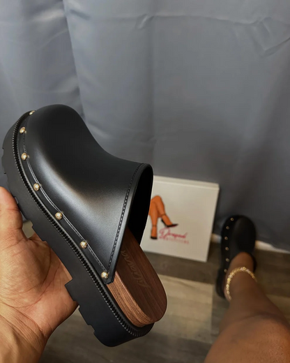 Bronco Leather platform closed toe sandals