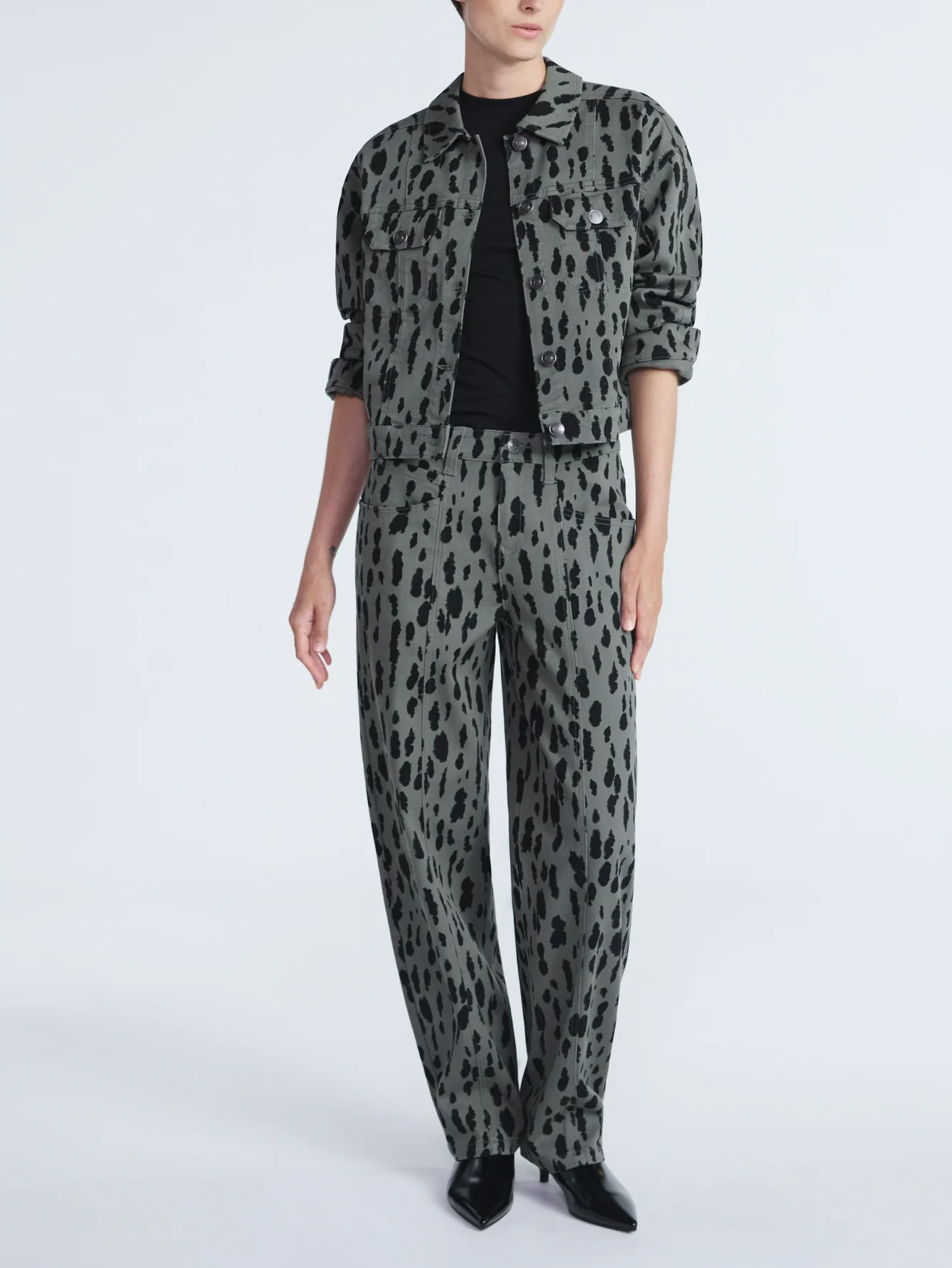 Denim Peplum Top+Animal Print Barrel Jeans