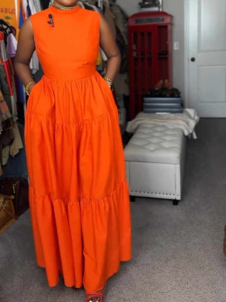 Elegant Sleeveless Pleated Dress