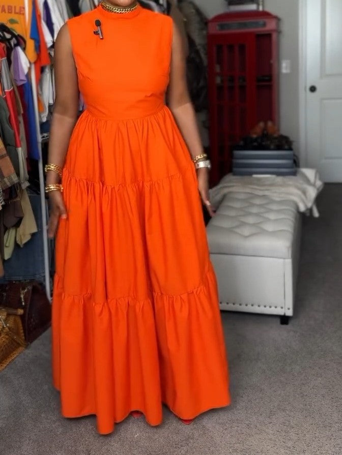 Elegant Sleeveless Pleated Dress