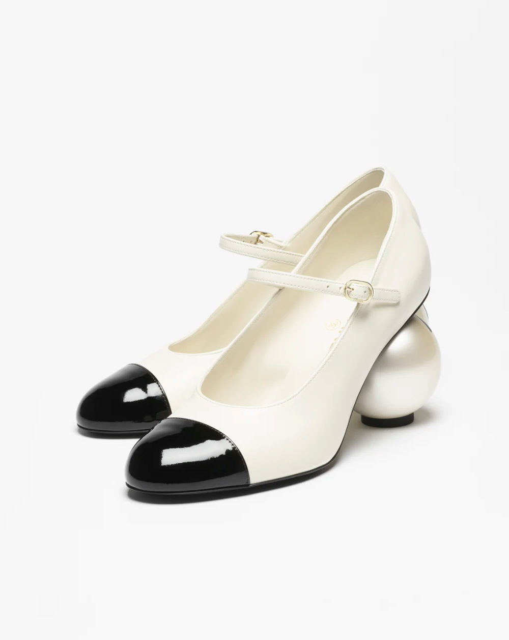 Color-Blocked Pearl Ball Shoes