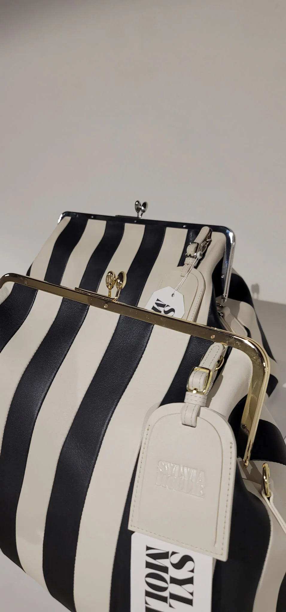 Embossed Premium Leather Kisslock Frame Bag