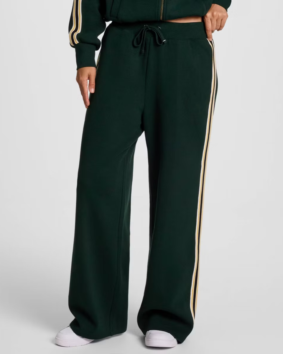 Sporty Style Full-Zip Turtleneck Top + Loose-Fit Pants