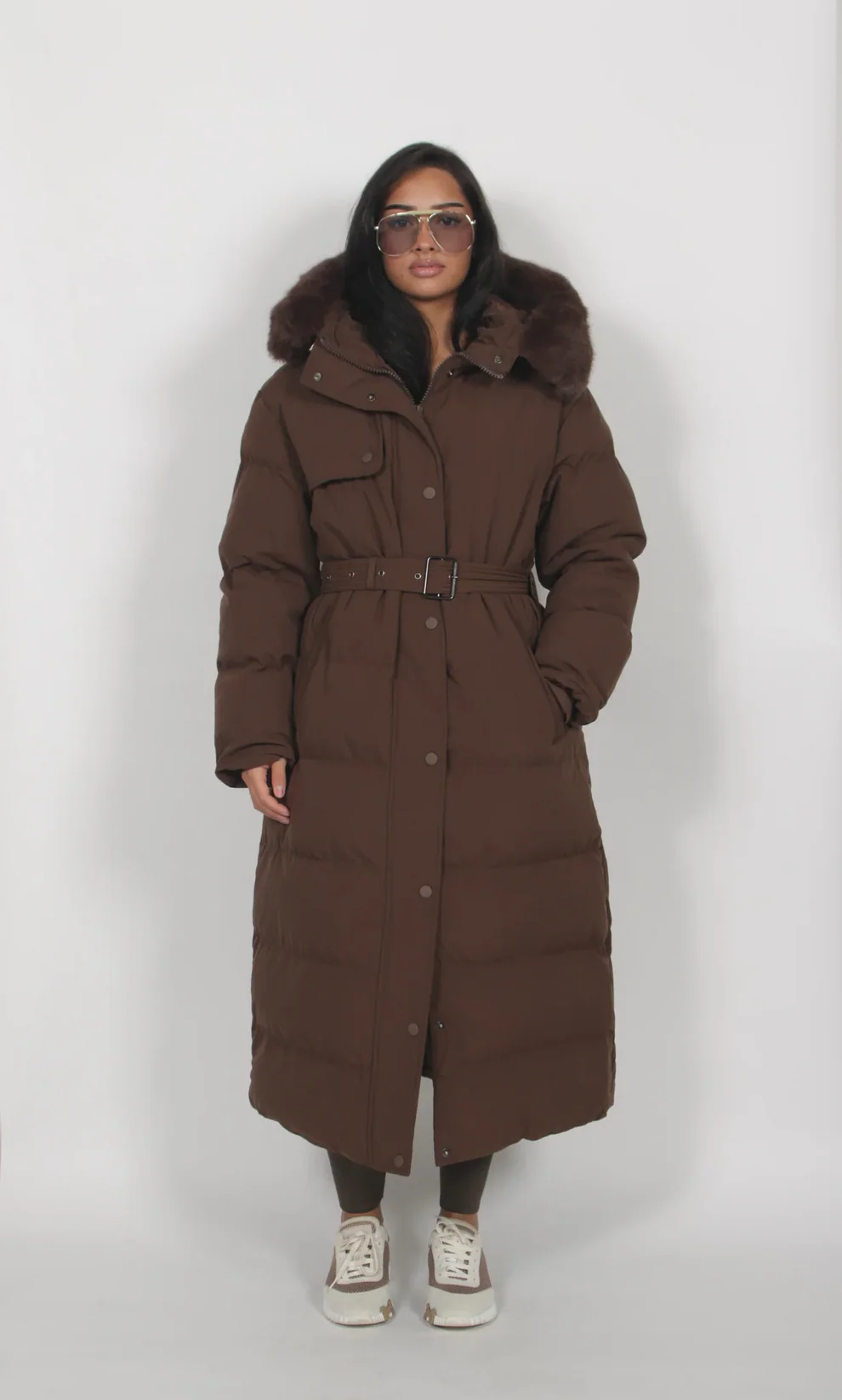 Long, over-the-knee, fitted cotton coat with large fur collar